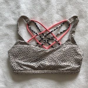 Lululemon bra. 4